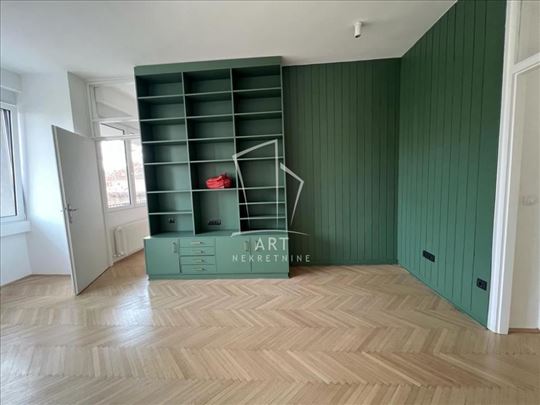 Saborna crkva, 107m2 sa parking mestom ID#10925