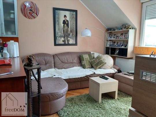 Trosoban stan-duplex 300e + garaža 100e