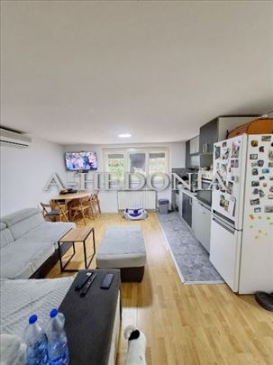 Zemun, Kalvarija, 1.5, renoviran, parking mesto