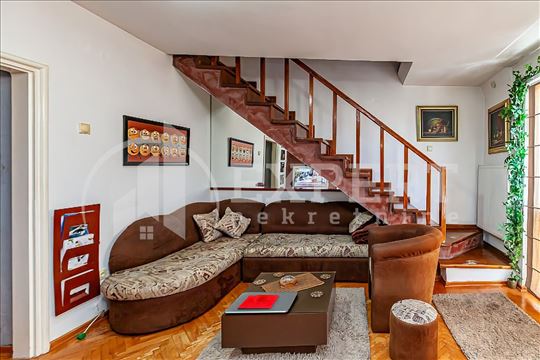 4.0, Duplex, Crveni Pevac
