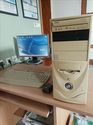 Računar sa Bosch ESI[tronic] programom za dijagnos
