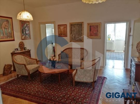 Đeram pijaca, 70m2, I, cg, salonac     