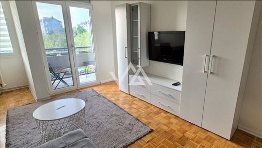 Izdaje se 1.5 stan, Novi Beograd