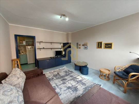 Izdavanje, stan, Pariske Komune, 37m2, Id1646