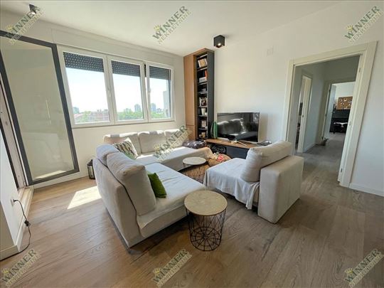 Luksuzan Trosoban Stan 85m² U Zemunu, Terasa S Pog