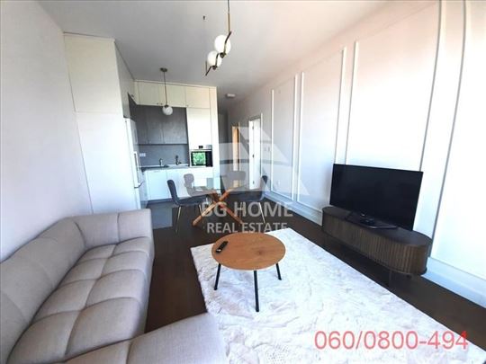 Lux 2.5 stan kod Aviv Parka, Vladimira Gortana ID#