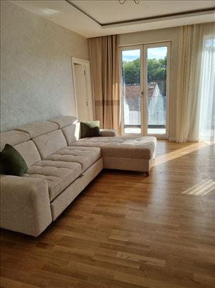 LUX stan Zemun , Ugrinovačka