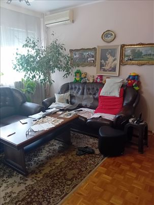 Na odličnoj lokaciji, komforan stan 