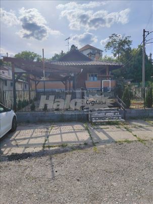 Objekat na obali Dunava