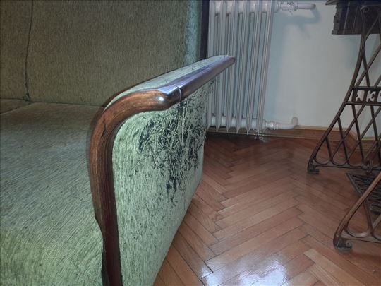 Poklanjam polovan dovosed koji se razvlači u ležaj