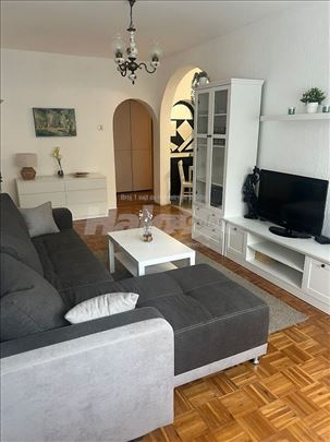 Prelep 1.5 stan  Novi Beograd -Fontana-blok 3