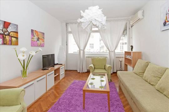 Prelep apartman kod Obilićevog venca