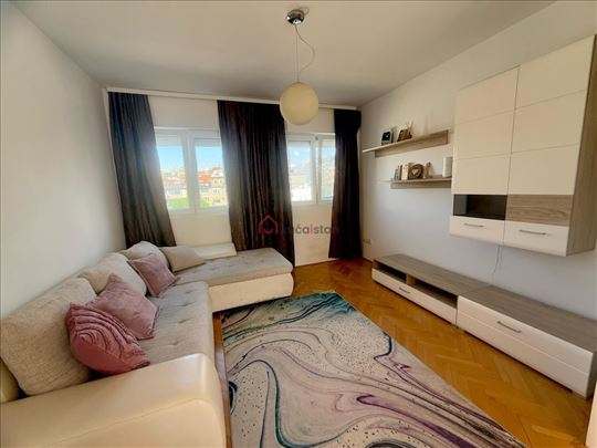 Prime spot across Bw with 2 terraces and parking