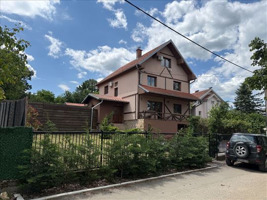Avala (Prnjavor) 399 m2 na 13 ari placa 