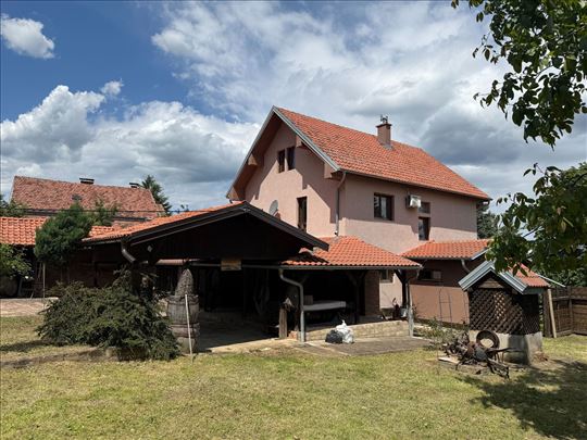 Avala (Prnjavor) 399 m2 na 13 ari placa 
