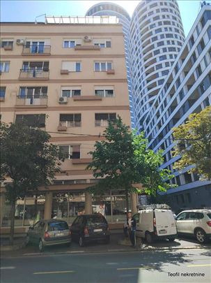 Sarajevska 60+4 dvostrano orijentisan,useljiv