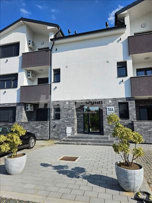 Surcin novogradnja 65m2 +3m2
