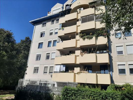 Uknjižen  stan u Marka Čelebonovića 