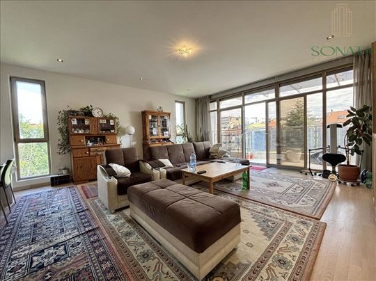 Dupleks u srcu Vračara