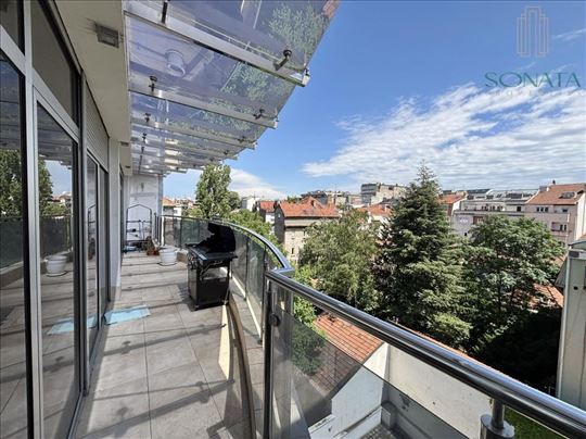 Dupleks u srcu Vračara