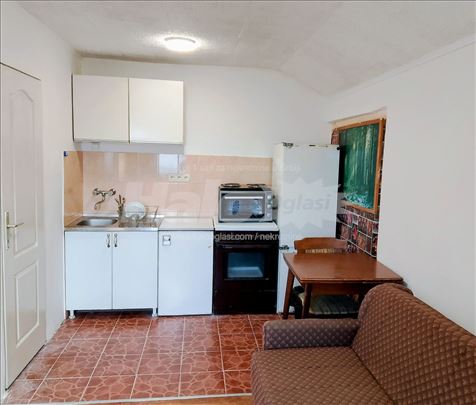 Izdajem odličan apartman od 20m2 Beograd Zemun 