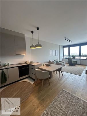 Lux dvosoban stan 650e + garaža 100e