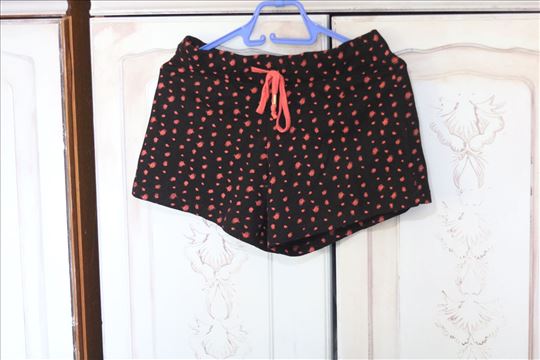 UP2Fashion šorc kao nov akcija
