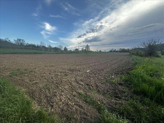 Vrčin, 88 ari u građevinskom pordučju