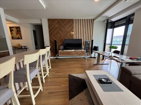 Blok 32, lux, lepo sređen, garaža, ID 15109