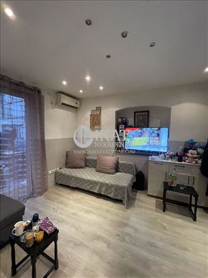 Botanička bašta, strogi centar 50m2 top lokacija 