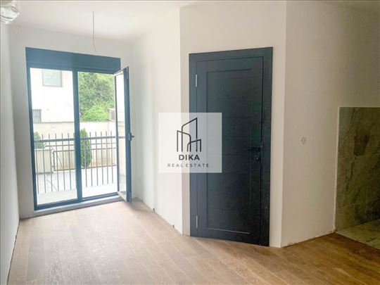 Novogradnja, Cvetkova pijaca, 37+35m2