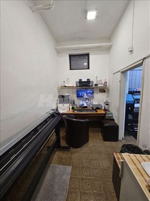Izdraje se lokal 42m2 odmah useljiv