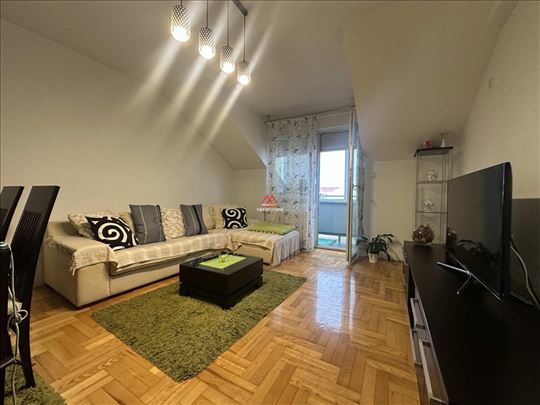 Jednoiposoban stan - 54m2 - Detelinara