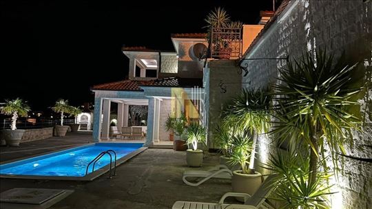 Luksuzna vila sa pogledom na more – 750 m² plac, 3