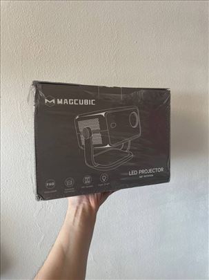 Magcubic L018 prenosivi projektor