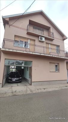 Nova Pazova, 230m2 (tri stana) 1,6a placa
