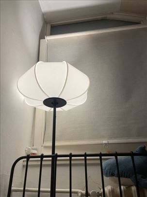 Oblak u obliku podne lampe