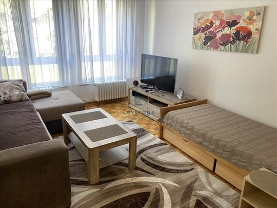 Renoviran i namešten stan, Čukarička padina, 41 m2