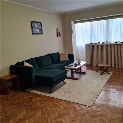 Vracar,pogled na Tasmajdan,parking, odlican