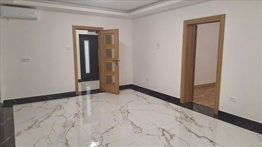 Zemun - Gardoš 86 kvm, lux