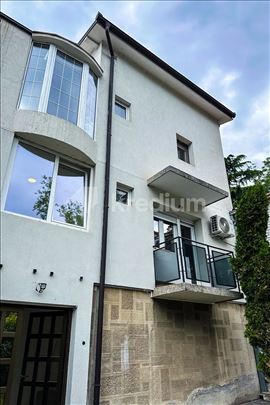 Banovo brdo - Top lokacija - 2400e / m2