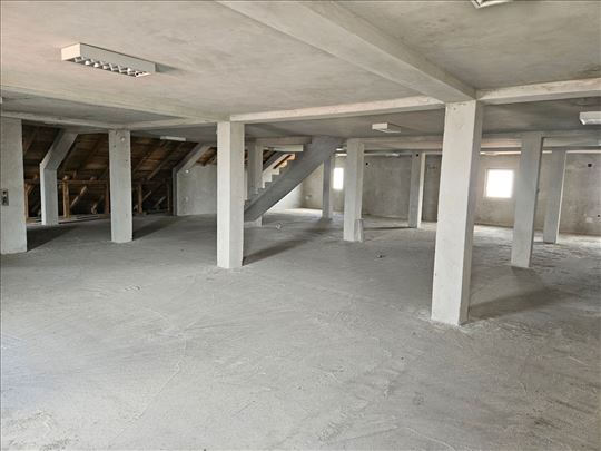 Bežanijska kosa, MAGACIN, 900 M2 / 5 nivoa / lift 
