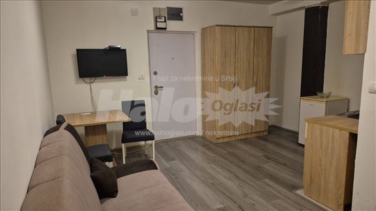Borca centar- nov lep stan, aut 95,96,85