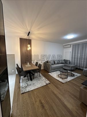 Izdaje se nov, neuseljavan stan u novom kompleksu 