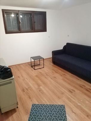 Karaburma, Triglavska, 30m2, 1,5, namešten