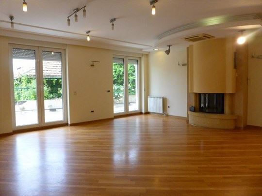 Koste Jovanovića, 223m2,3spavaće,terasa30m2,garaža