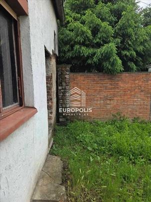 Kuća rušenje-sanacija-zajedničko dvorište kluz ID#