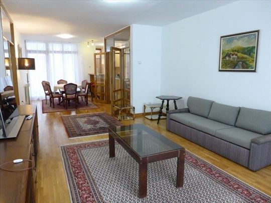 Kumanovska,92m2,trosoban,namešten,2kupatila,terasa