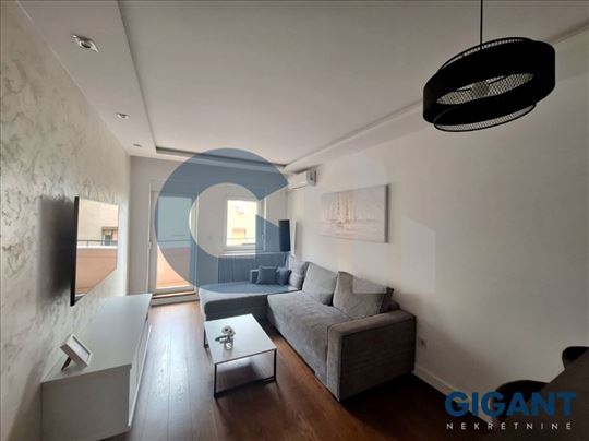 Poštanska štedionica, 45m2, I, cg,
