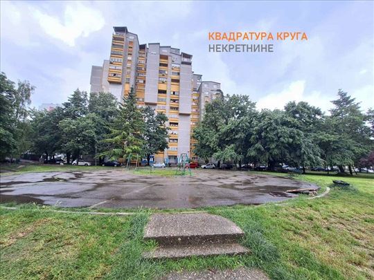 Vidikovac,savršena pozicija,sprat,stan,adapt 3.5